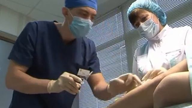 00139 Склеротерапия при варикозе [aIvCPaQaV78].mp4