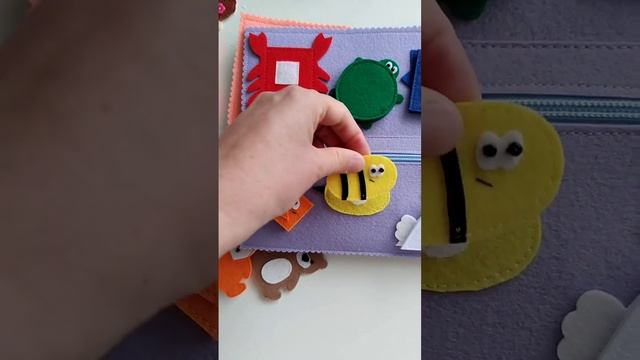 Развивающая мягкая книжка из фетра