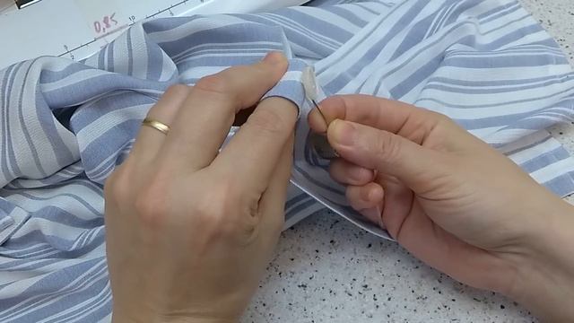 Как пришить пуговицу. Вариант 1. Пуговица на женской рубашке. #пришитьпуговицу #сшитьрубашку #diy