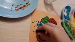 Аппликация из цветного риса для детей. #игрысвоимируками #воспитательдетскогосада #рисованиерисом
