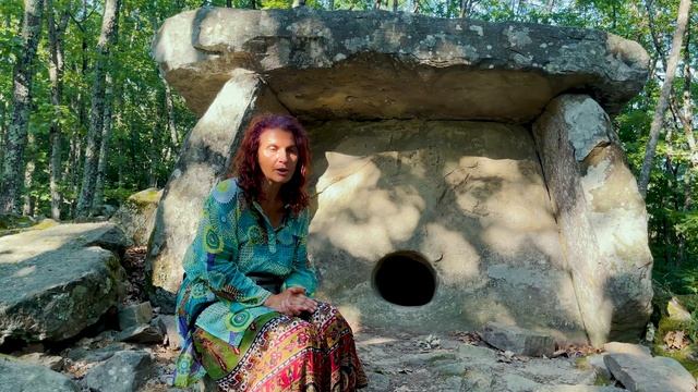 Подготовка к ВЫЖИВАНИЮ в лесу! Распределение обязанностей женщин и мужчин в ОБЩИНЕ смотреть онлайн