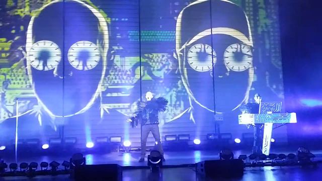 Fugitive live in San Diego смотреть онлайн