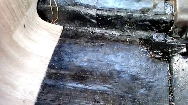 Виброизоляция  22-х летней НИВЫ  рубероидом.