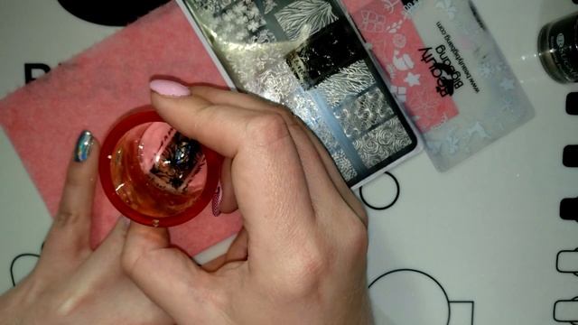 Маникюр со стемпингом: Выпуск #128 смотреть онлайн