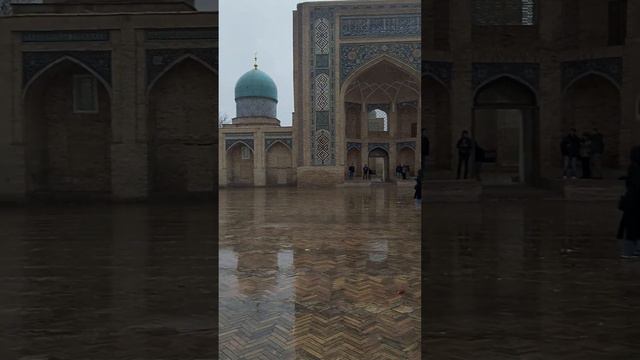 мечеть Хазрати-Имам смотреть онлайн