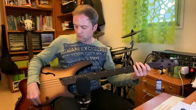 Why I Love The Ibanez SRH500F смотреть онлайн