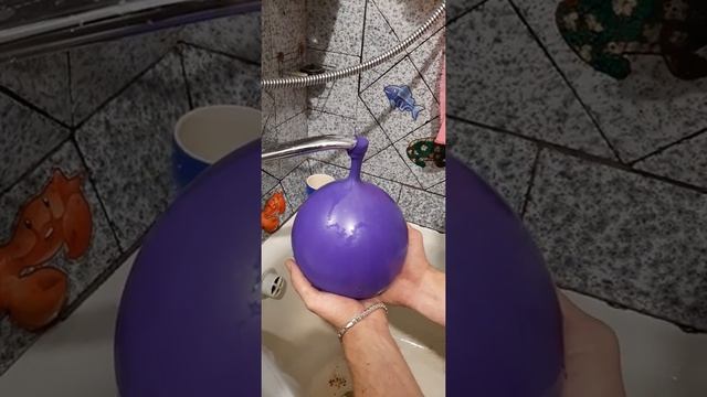Делаем мини фонтан из воздушного шарика/Making a mini fountain from a balloon