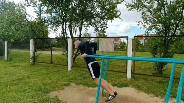 Прокачать спину с помощью брусьев смотреть онлайн