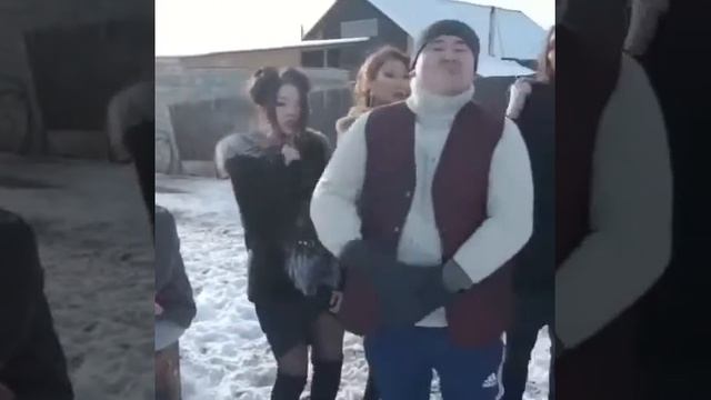 Дрова Доставка по Крыму метровые пиленые колотые сухие Дуб Граб Акация смотреть онлайн