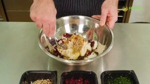 РЕЦЕПТЫ ОТ AROSA: Готовим сырные трюфели с орехами пекан, вяленой клюквой и мёдом