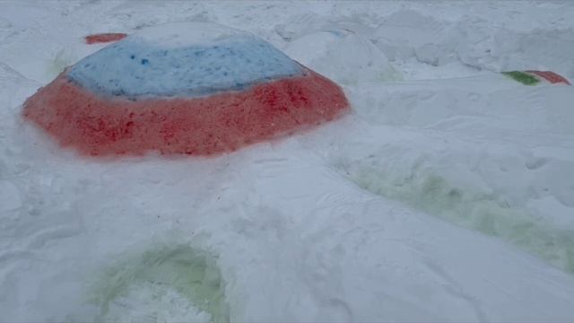 Скульптура Петрозаводского городского суда Республики Карелия - "Дружная семья - дружная Россия"