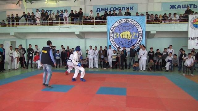 Чемпионат КР по таэквон-до ITF - 2014 (Ош)-бой Н. Айдарова и Г. Юлдашова. смотреть онлайн