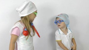 Папа заболел. Вызвали СКОРУЮ ПОМОЩЬ. Лера и Марк