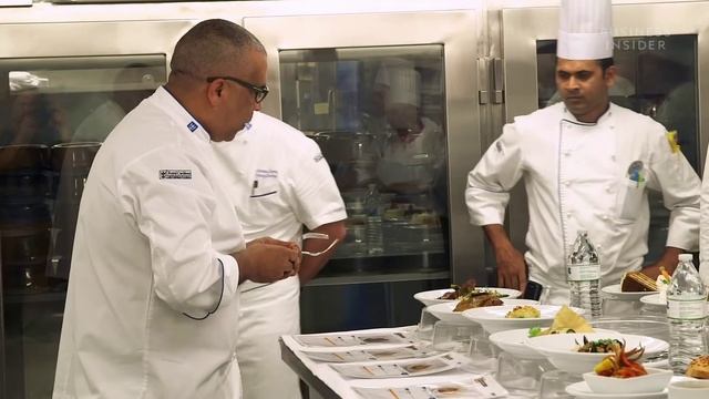 Как готовят 30000 порций еды на самом большом круизном лайнере в мире смотреть онлайн