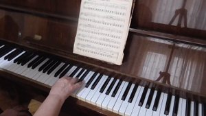 Разучиваем на ф-но:Полюшко-Поле.(Учим басовый ключ.Красивые пьесы для начинающих)..