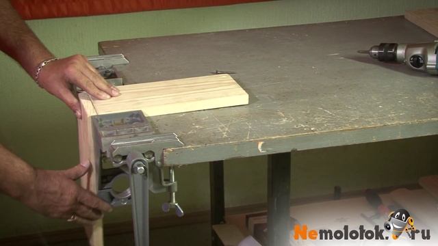 1. Угловое соединение саморезами с крепежной системой SwissRex смотреть онлайн