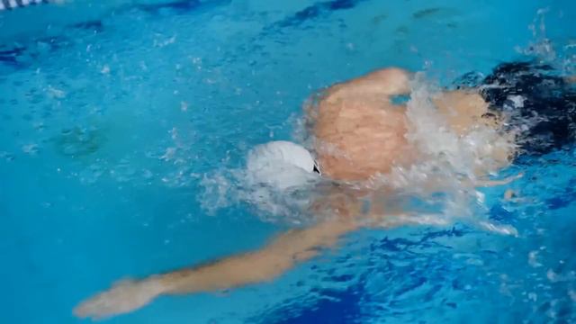 7 TIPS - Swimming For Beginners! смотреть онлайн