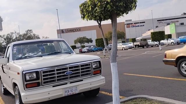 En Venta Ford pickup 1982, Mustang 1984, en excelentes condiciones. смотреть онлайн