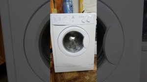 Стиральная машина Индезит WIUN 82