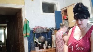 С мамой на кухне?