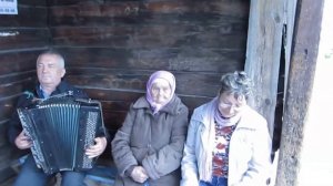 "Не корите меня, не браните" . Народная песня.