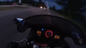 Honda CBR1100XX SuperBlackbird vs Suzuki hayabusa gsxr 1300))
