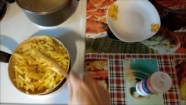ЖАРЕННАЯ КАРТОШКА - БЫСТРЫЙ ЗАВТРАК СТУДЕНТА ПОДЖАРИСТАЯ И СОЧНАЯ ОДНОВРЕМЕННО смотреть онлайн