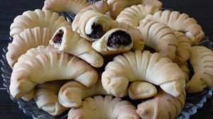 ПЕСОЧНЫЕ РОГАЛИКИ С ЧЕРНОСЛИВОМ И ОРЕХАМИ (ЛЮБАЯ НАЧИНКА)