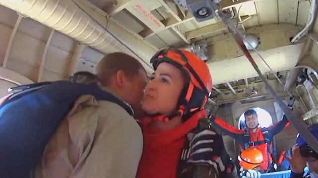 Прыжки с парашютом глазами инструктора Омского аэроклуба. смотреть онлайн