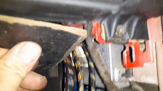 Опель Вектра а 1.6. Расположение разъёмов возле ЭБУ куда что идёт смотреть онлайн