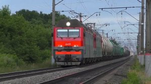 Подборка грузовых поездов с тепловозами и электровозами. Грузовые поезда.