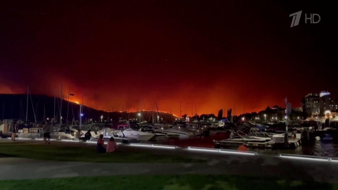 Канаду охватили самые обширные за всю историю лесные пожары