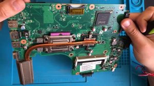 Toshiba Satellite C650 15Z Разбор, чистка, смазка кулера, замена термопасты