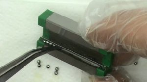 Замена шариков в линейном модуле профильной направляющей для станка ЧПУ