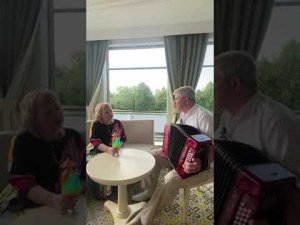 Любовь Погонина и Вячеслав Лунёв. Сирень.