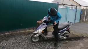 Купили скутер за 5к у дедушки. Установка сгу на скутер