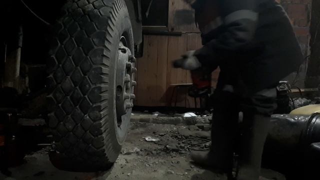 Самый МОЩНЫЙ гайковерт milwaukee m 18 fuel.Реальный отзыв смотреть онлайн