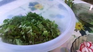 Приготовление витаминного салата из топинамбура ( земляной груши ).