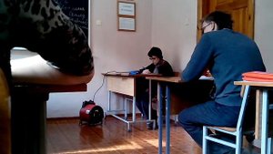 ПРЕПОД ОТЖИГАЕТ НАД СТУДЕНТОМ