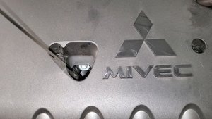 Mitsubishi Outlander How To Check Engine Oil Level On Dipstick MIVEC 2.4L I4 2014 To 2021 3rd Gen