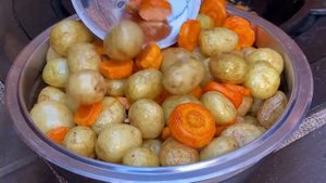 Свиные ребрышки с картошкой в казане - казан-кебаб по-деревенски