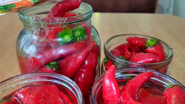 Очень вкусный острый маринованный перец - минимум ингредиентов. Заготовка на зиму