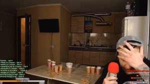 МАКИ АШЕР НАРЫГАЛ И ПЕРДИТ ГАНТЕЛЯ НЕ МОЖЕТ СМОТРЕТЬ НА РЫГАЧКИ МАКИ