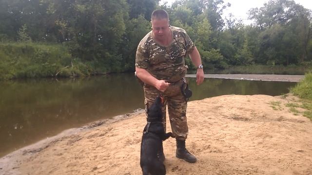 Первое обливание родниковой водой. Босиком по песку. смотреть онлайн