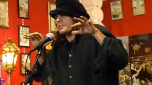 Д.Бозин "Между двух стульев"-1ч