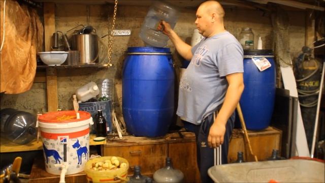 Подмосковный КАВАЛЬДОС( Кальвадос )Самогон из яблок..mp4 смотреть онлайн