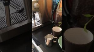 Как приготовить Кофе на рожке De Longhi La Specialista ec9335.m. Канал опасных козырьков