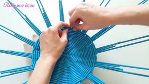 Тарелочка с ажурной загибкой из газетных трубочек!