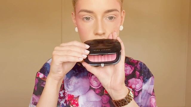 Rihanna's 2017 Met Gala Makeup смотреть онлайн