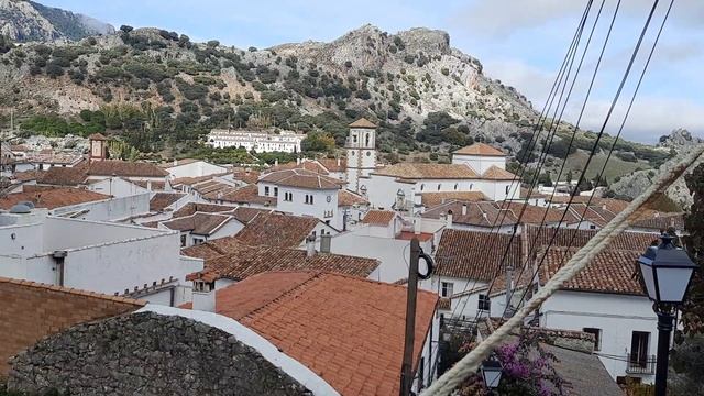 Узкие и крутые улочки Гразалемы. ПОКУПКИ. #spain #жизньвиспании #путешествия смотреть онлайн